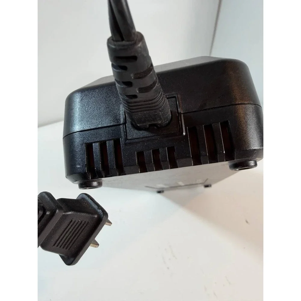 Makita DC4001 40V Max XGT Battery Charger‎